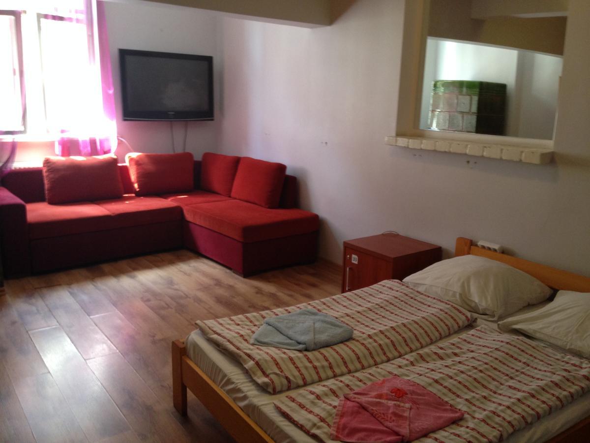 Frolic Goats Hostel Poznań Extérieur photo