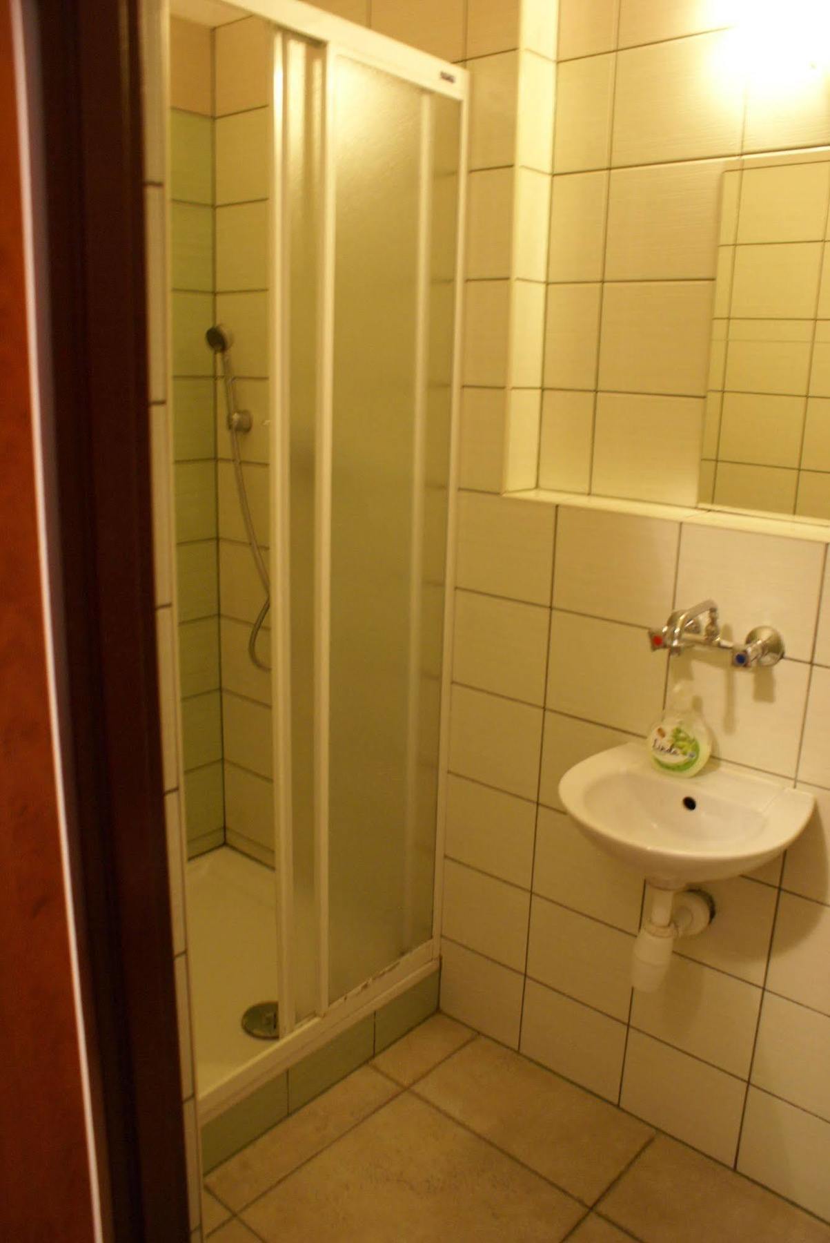 Frolic Goats Hostel Poznań Extérieur photo