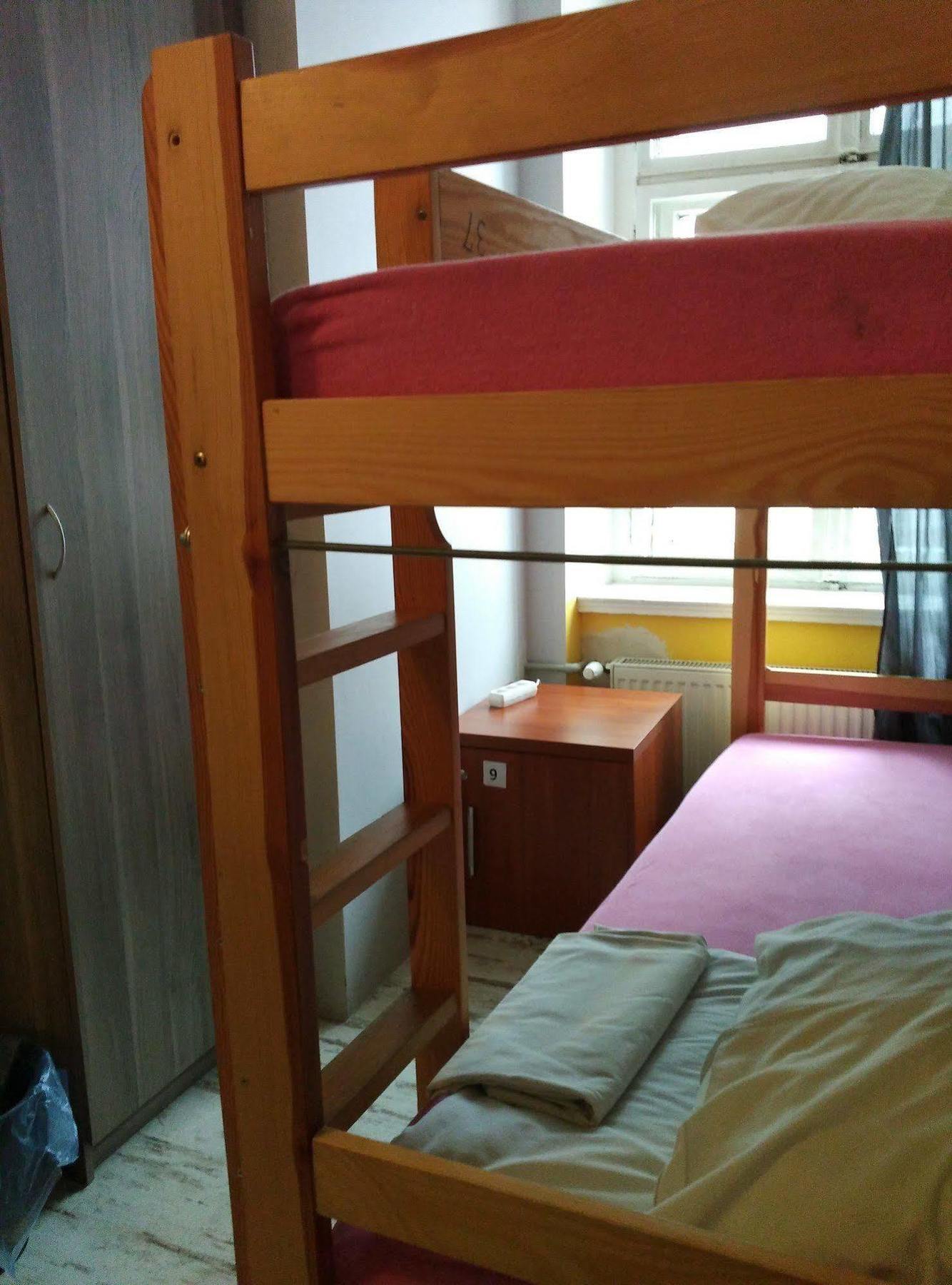 Frolic Goats Hostel Poznań Extérieur photo