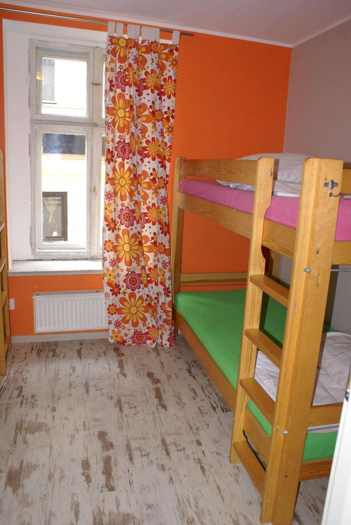 Frolic Goats Hostel Poznań Extérieur photo