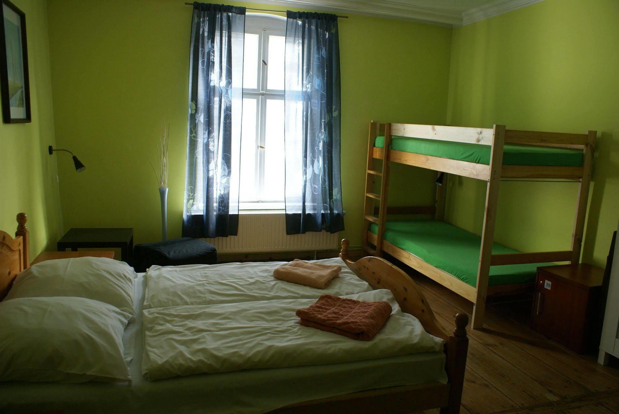 Frolic Goats Hostel Poznań Extérieur photo