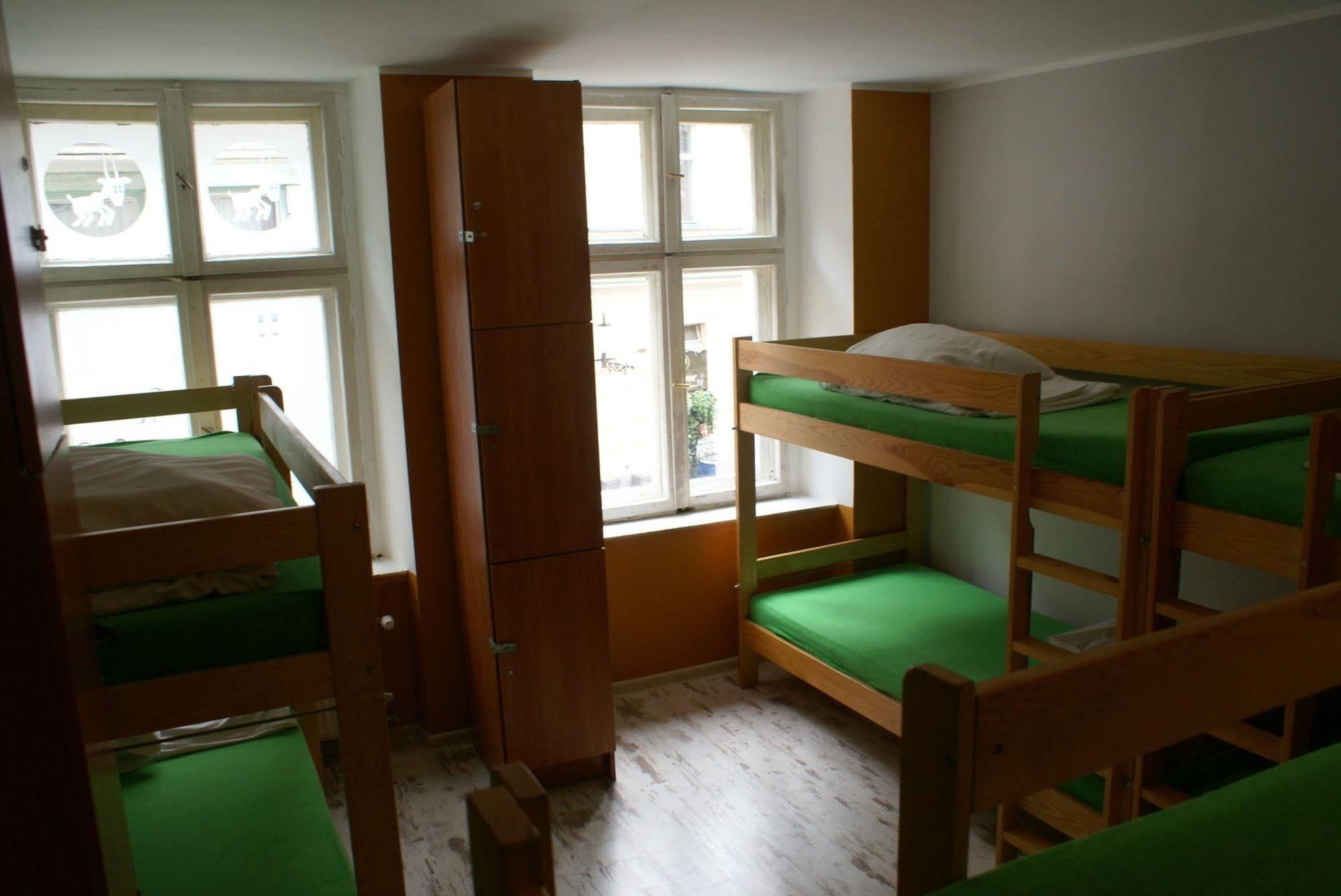 Frolic Goats Hostel Poznań Extérieur photo